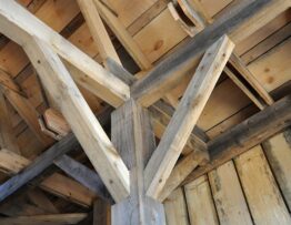 pilar para techo de madera